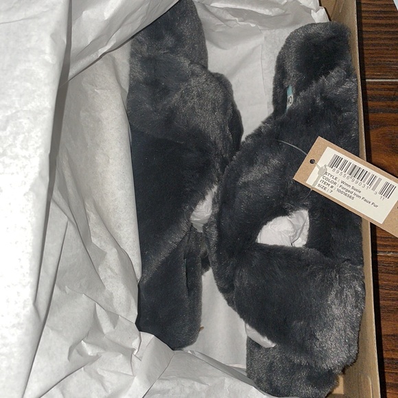 Faux fur TOMS slipper - Picture 4 of 4